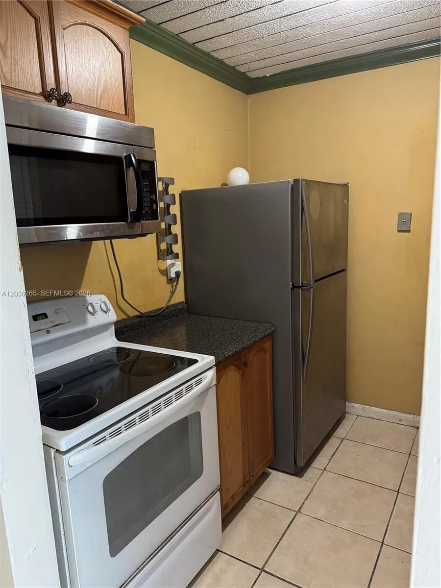 7105 W 13th Ave # 403, Hialeah, FL 33014