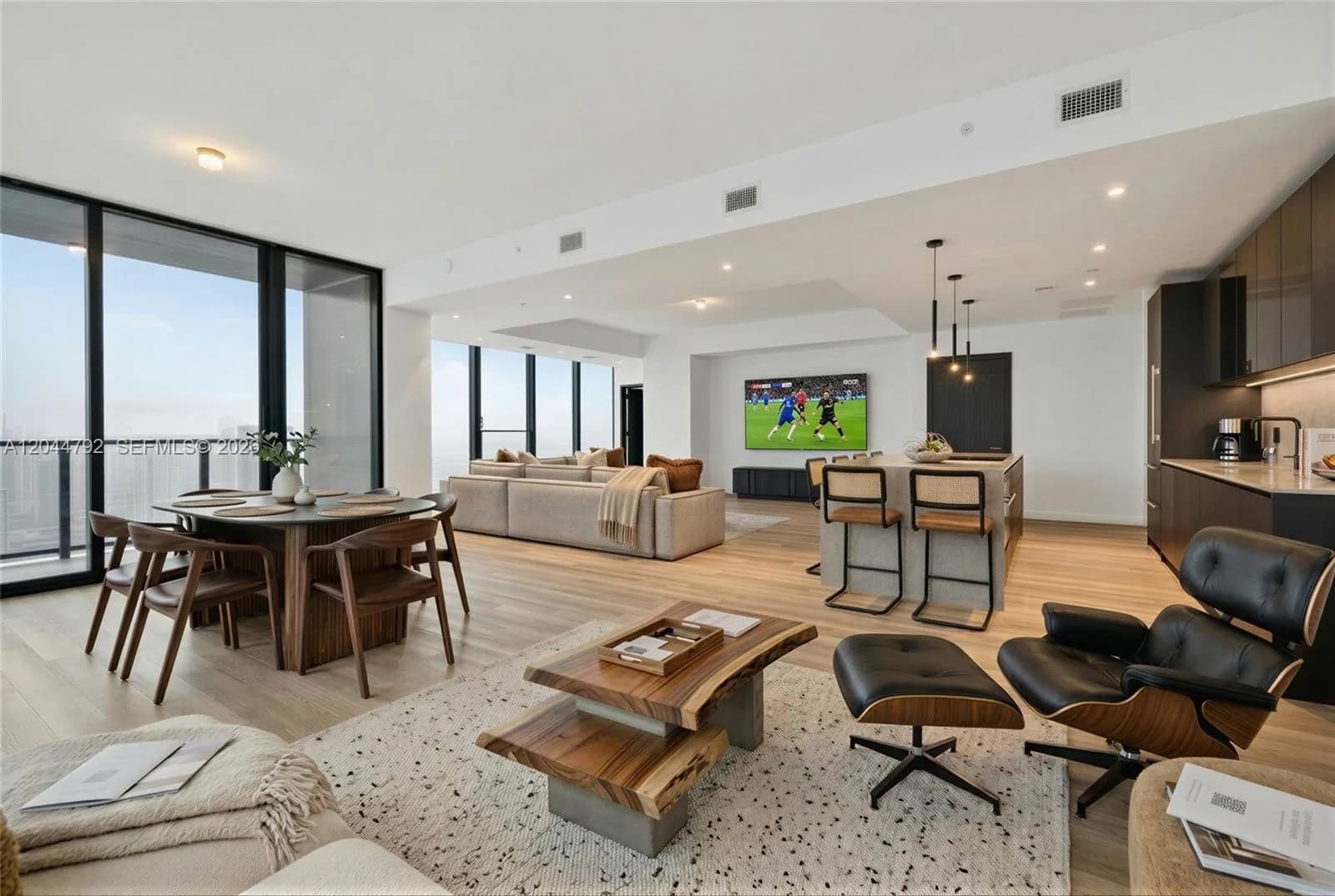 20 NE 11th # 4703, Miami, FL 33132