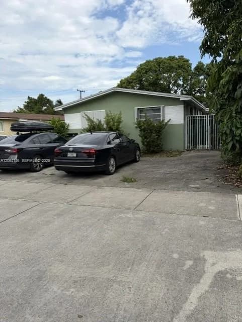 210 E 10th St, Hialeah FL 33010