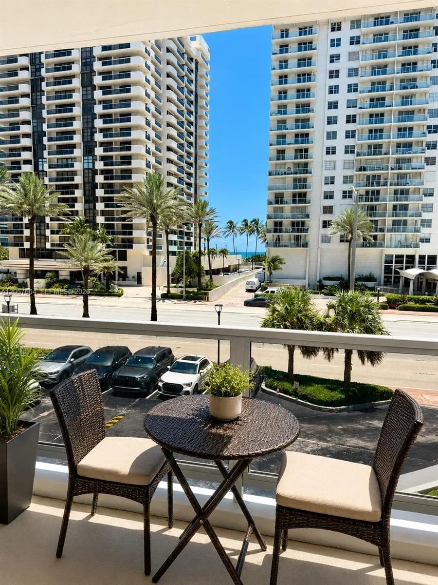 5700 Collins Ave # 3C, Miami Beach, FL 33140