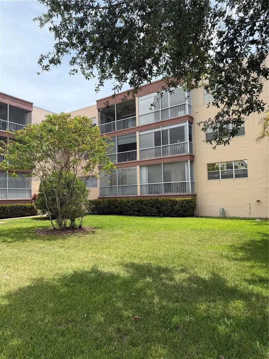 6701 Cypress Rd # 109, Plantation FL 33317