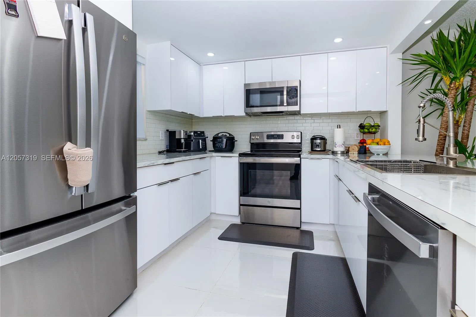 469 N Pine Island Rd # B308, Plantation FL 33324