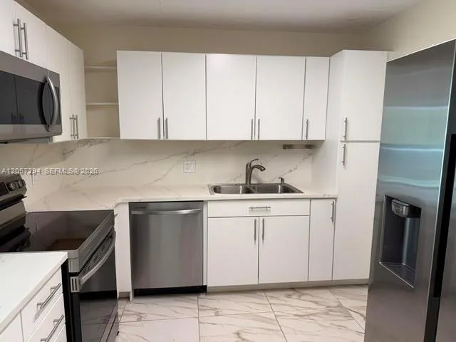 2801 NE 183rd St # 308W, Aventura, FL 33160