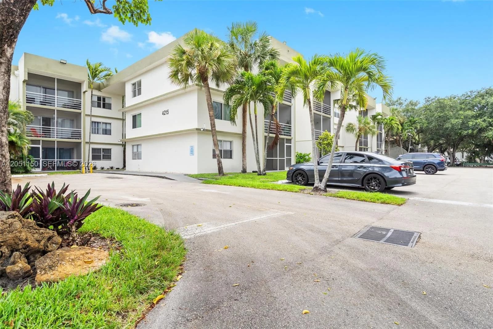 4215 N University Dr # 305, Sunrise, FL 33351