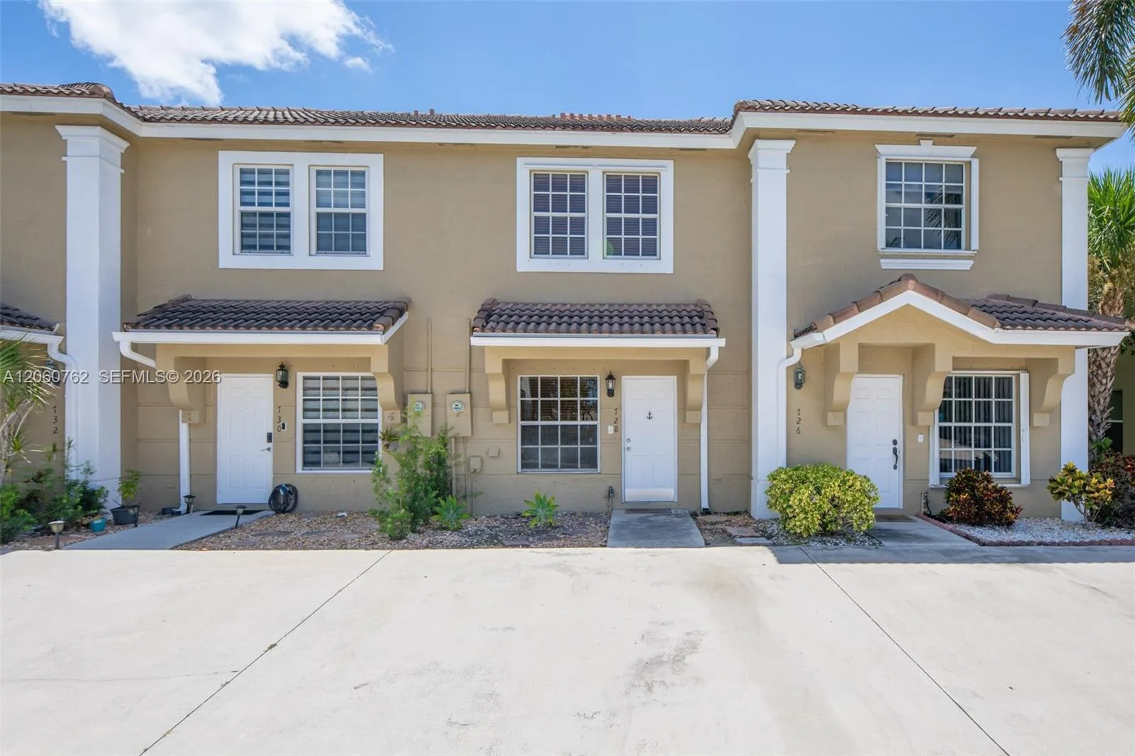 728 SW 122nd Ave, Pembroke Pines, FL 33025