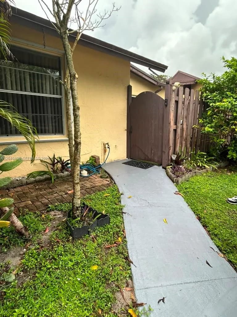 112 Fox Rd # 2-50, Hollywood FL 33024
