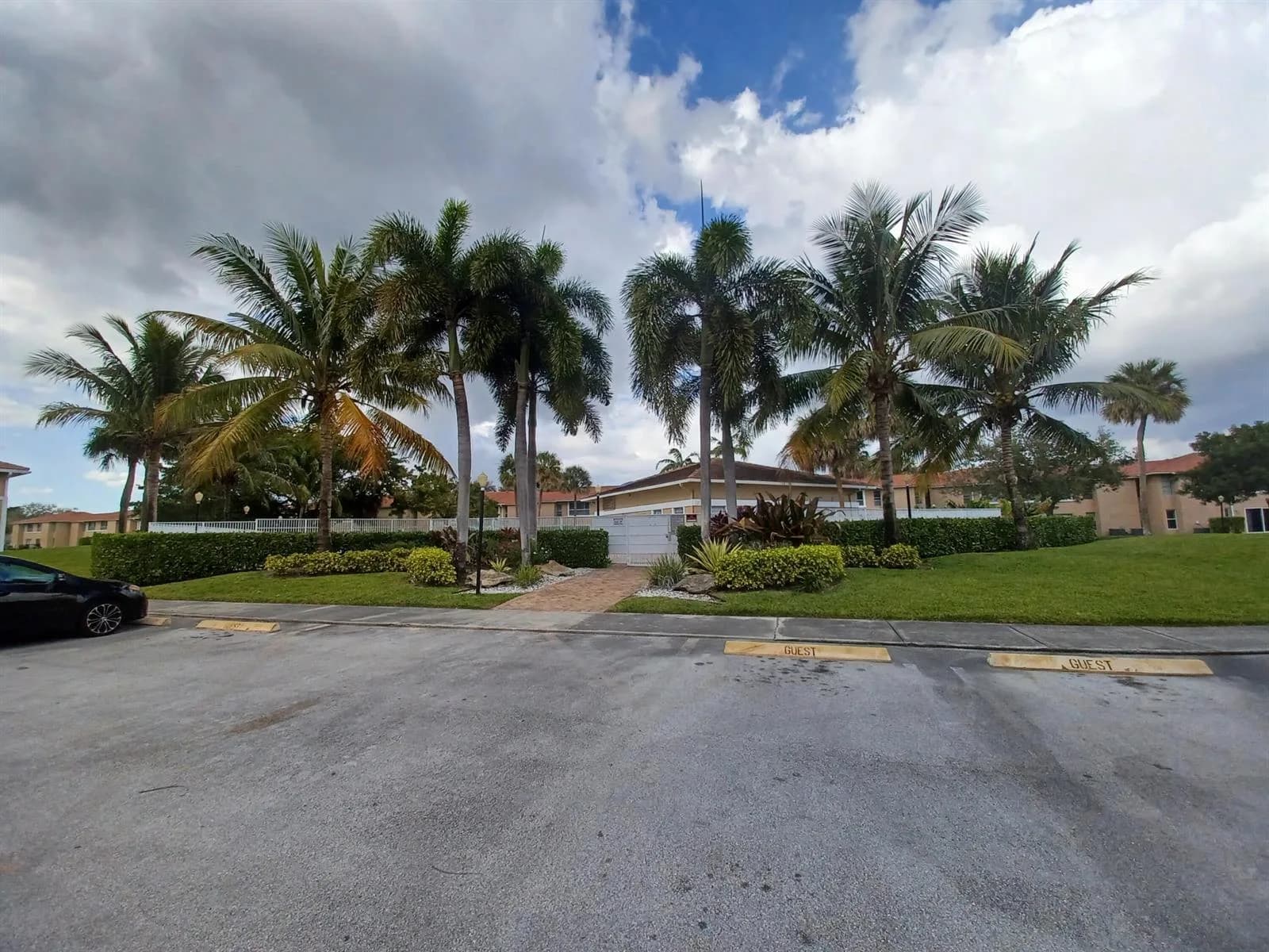 10036 Twin Lakes Drive # 37-f, Coral Springs FL 33071