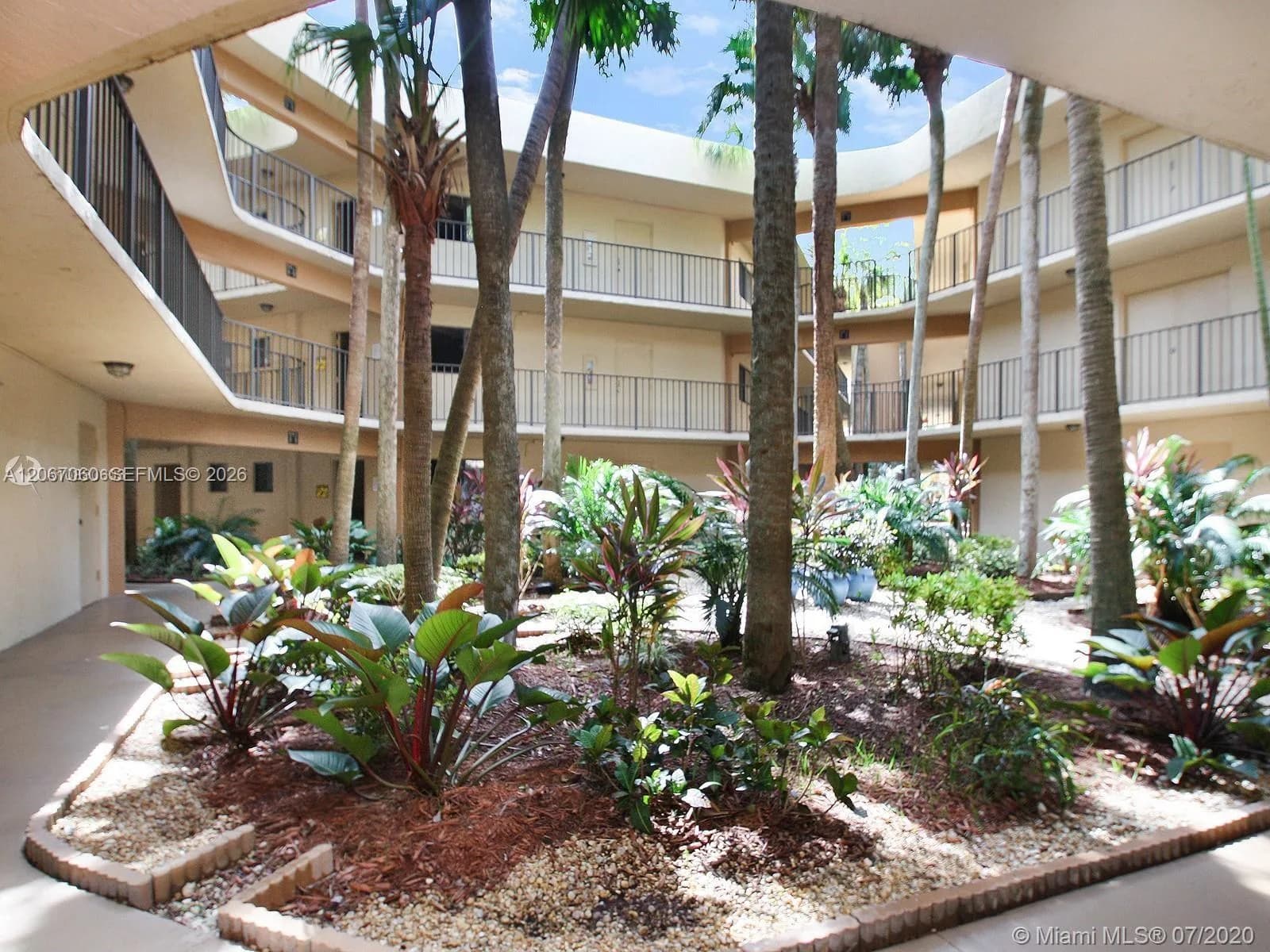 8065 SW 107th Ave # 201, Miami, FL 33173