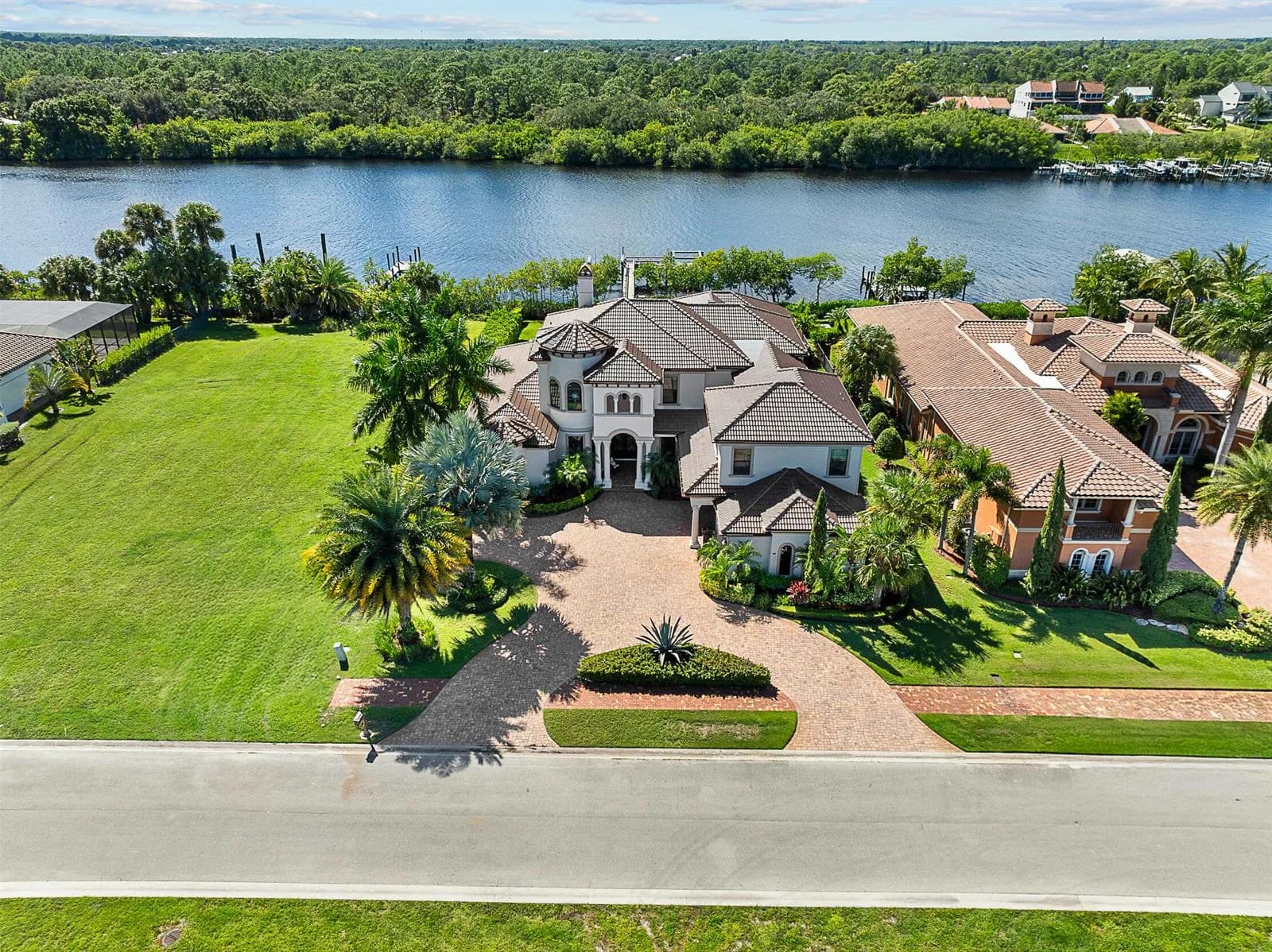 201 SE Fiore Bello, Port St. Lucie FL 34952