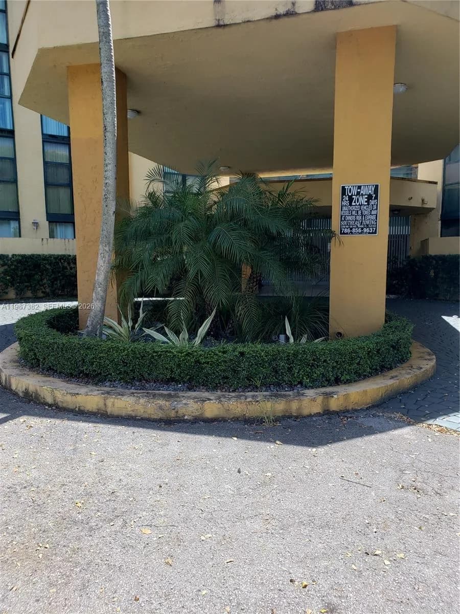 11800 SW 18th St # 327-4, Miami, FL 33175