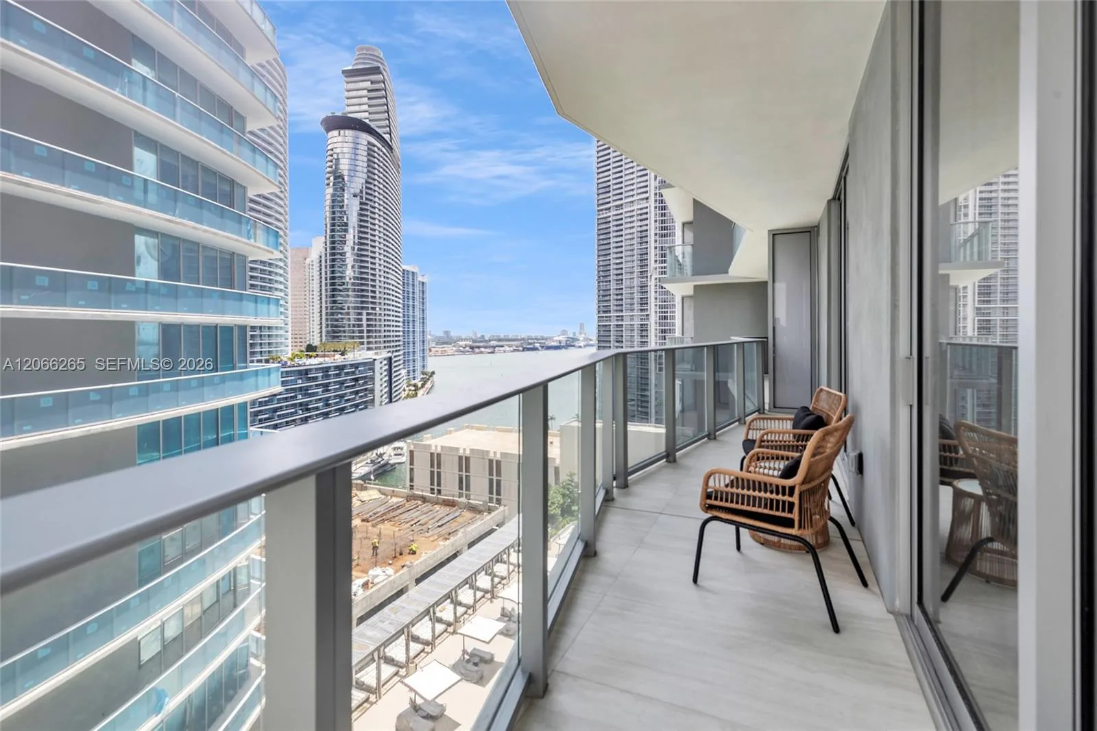 77 SE 5TH ST # 2006, Miami, FL 33131