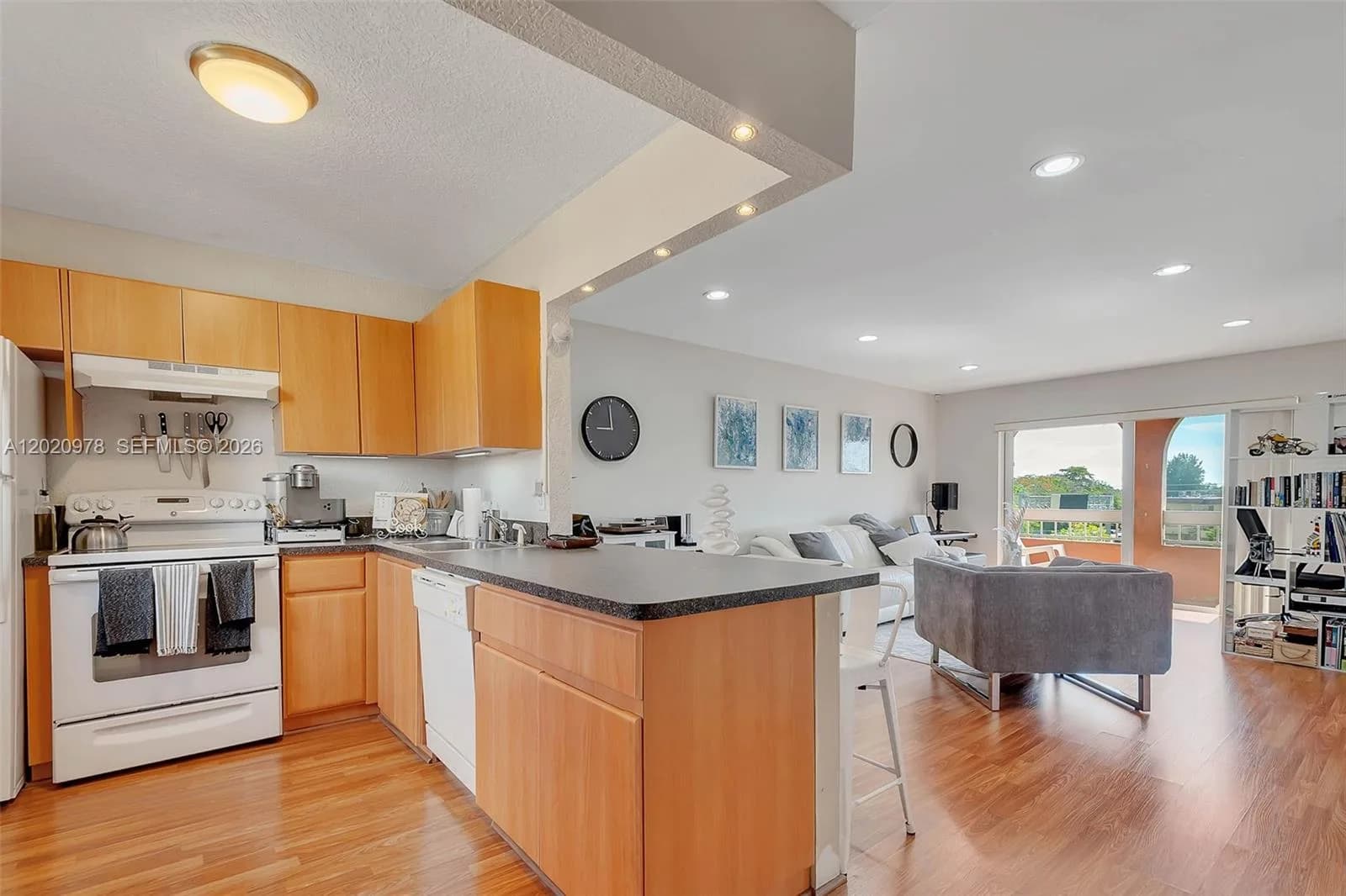 7701 Camino Real # A-416, Miami, FL 33143