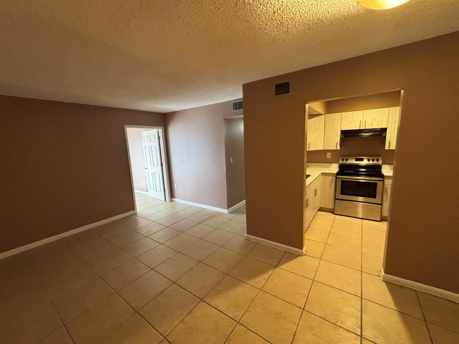 3710 NW 21st Street # 413, Lauderdale Lakes, FL 33311