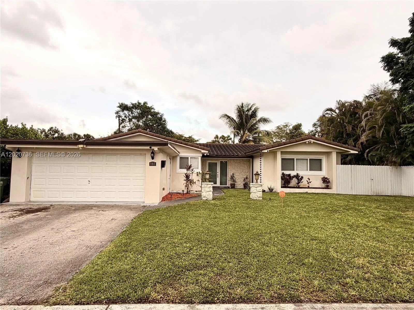 661 SW 67th Ave, Pembroke Pines, FL 33023