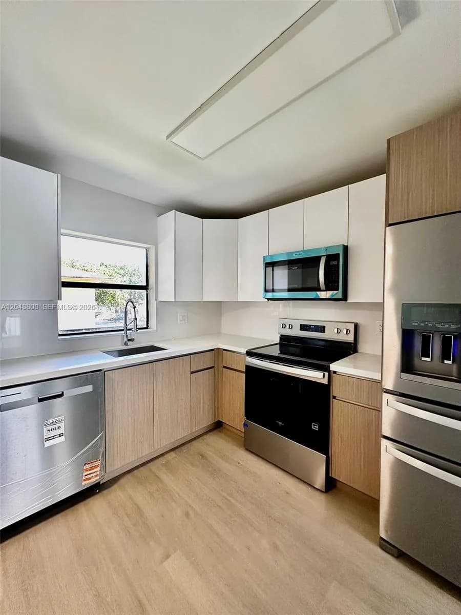 2540 W 67th Pl # 202-28, Hialeah FL 33016
