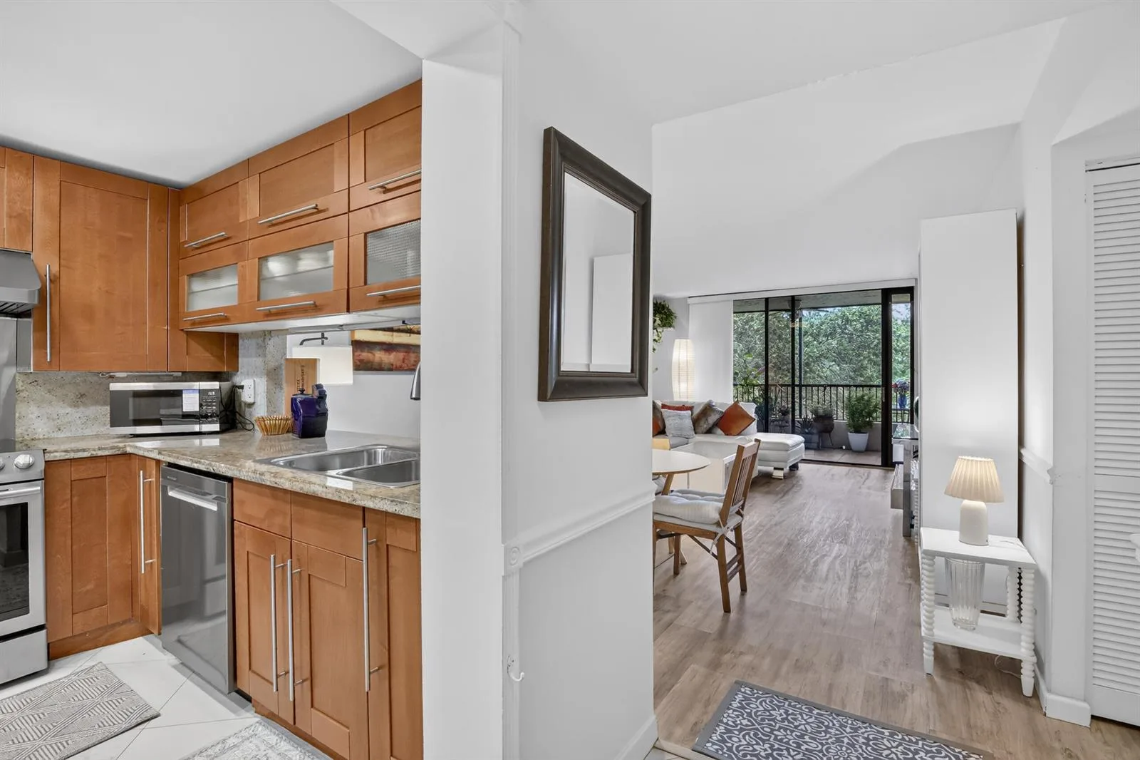 7500 NW 1st Court # 302-3, Plantation FL 33317