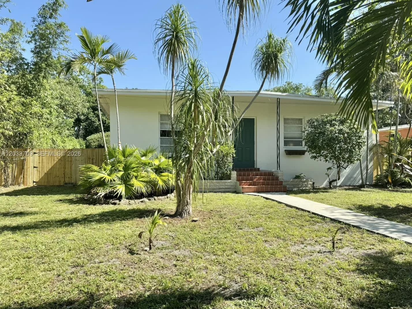 1135 NE 133 rd St, North Miami, FL 33161