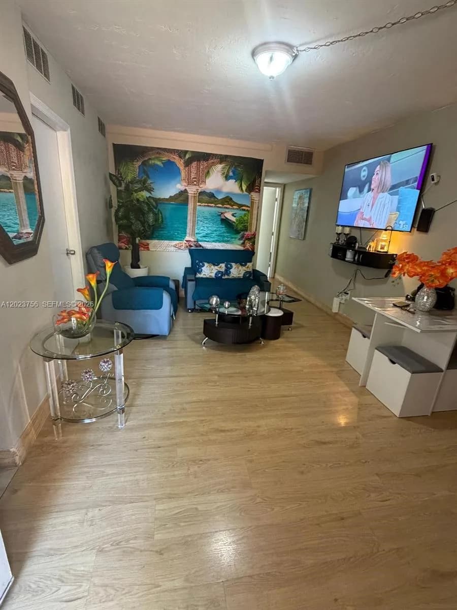 1245 W 24th St # 118, Hialeah FL 33010