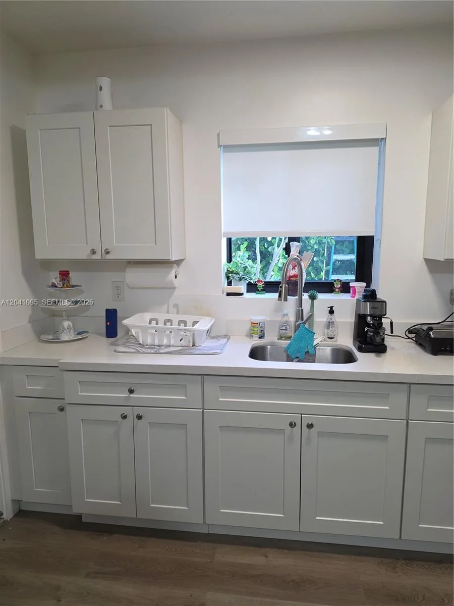 711 Beacom Blvd # 4, Miami, FL 33135