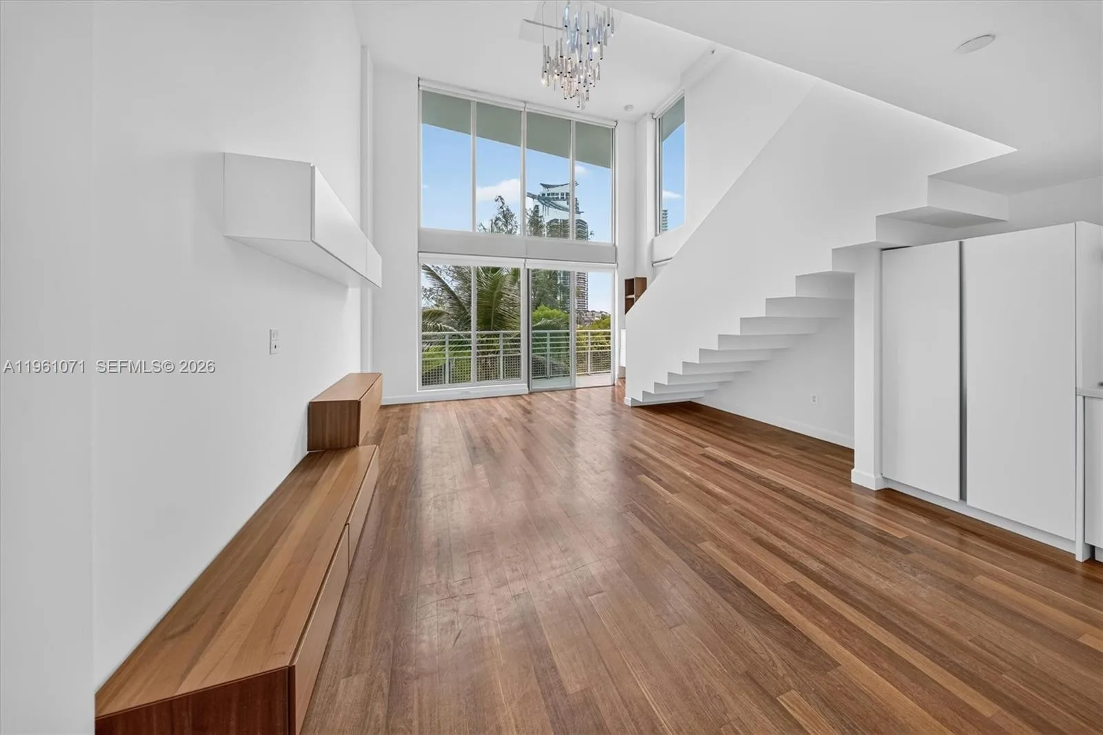 245 Michigan Ave # LP-4, Miami Beach, FL 33139