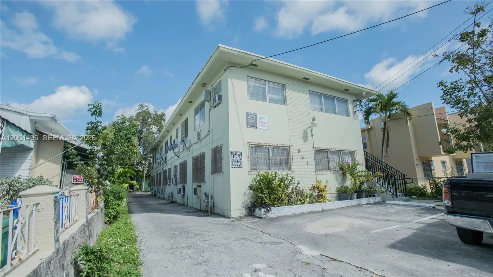 461 SW 6th St # 8, Miami, FL 33130