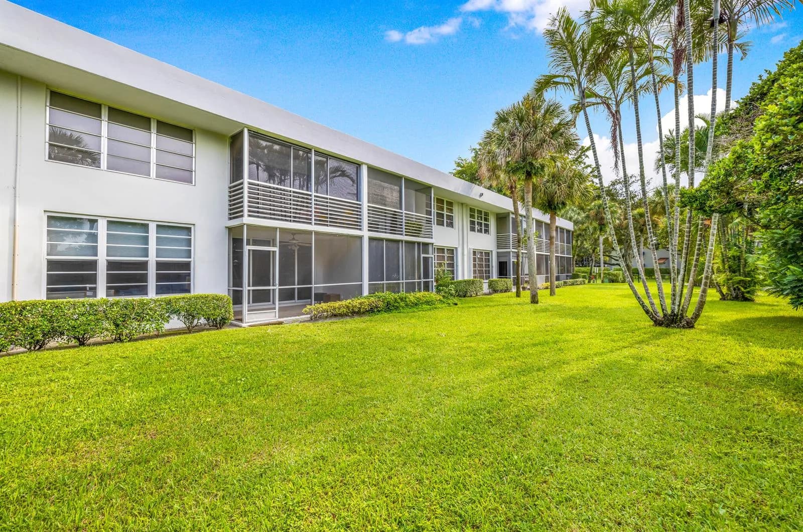 4200 Oaks Terrace # 104, Pompano Beach, FL 33069