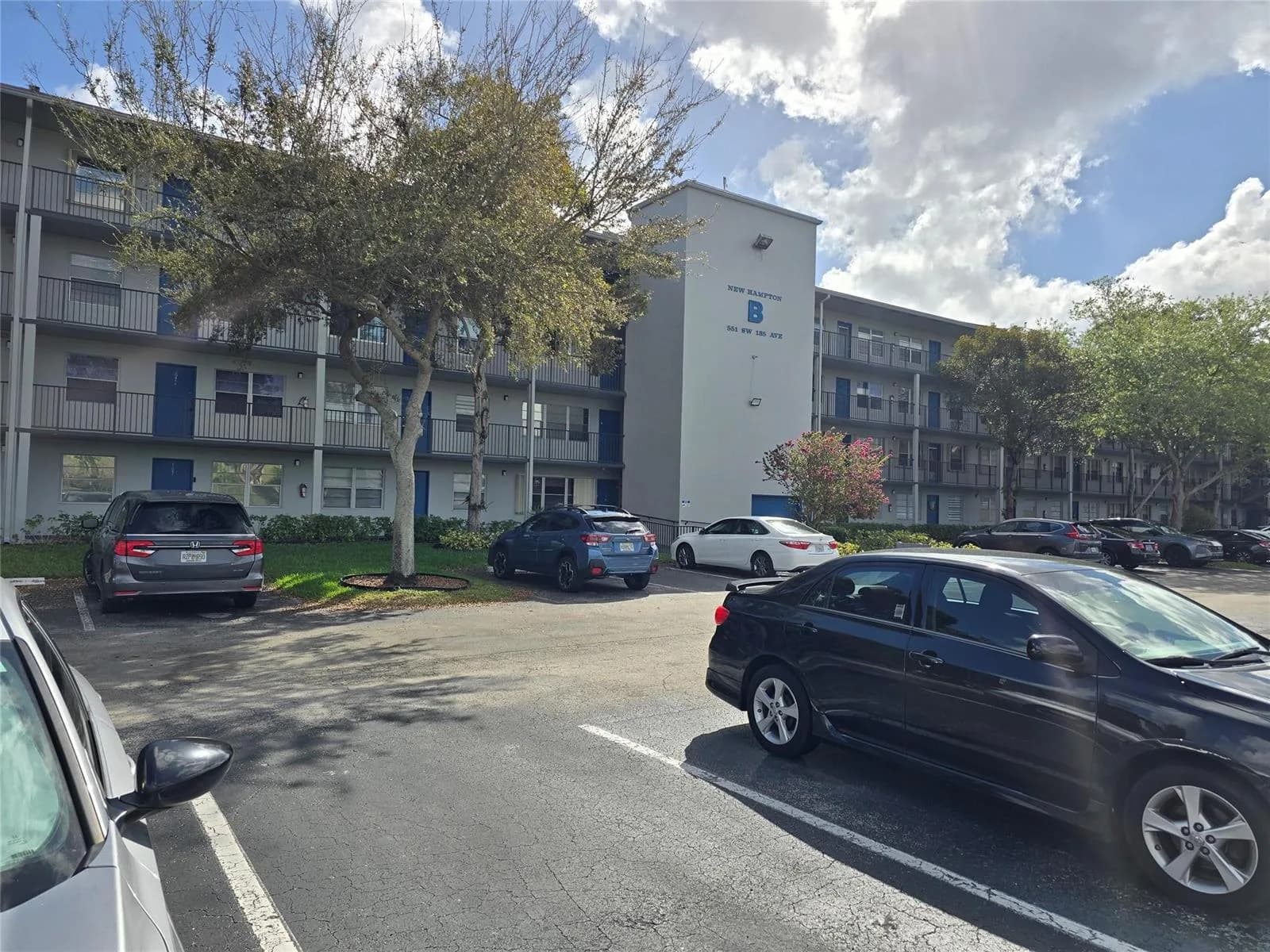 551 SW 135 Avenue # 216b, Pembroke Pines FL 33027