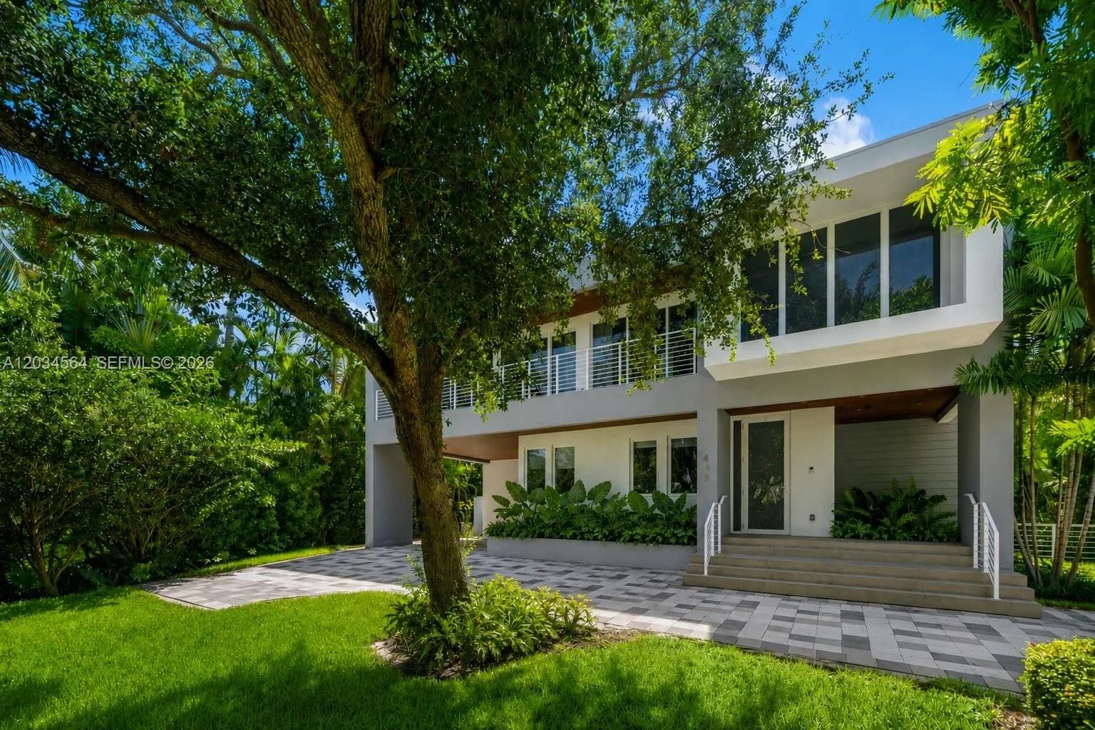425 Harbor Dr, Key Biscayne FL 33149