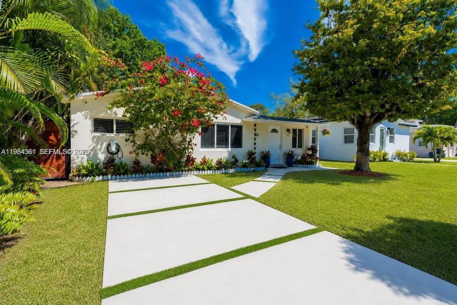 222 SW 7th St, Dania Beach FL 33004