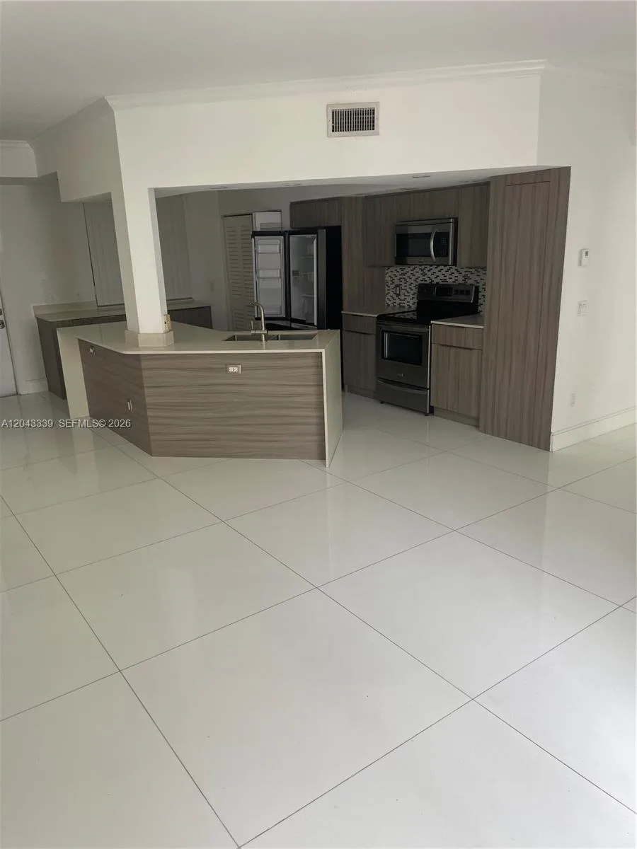 3155 NE 184th St # 8105, Aventura FL 33160
