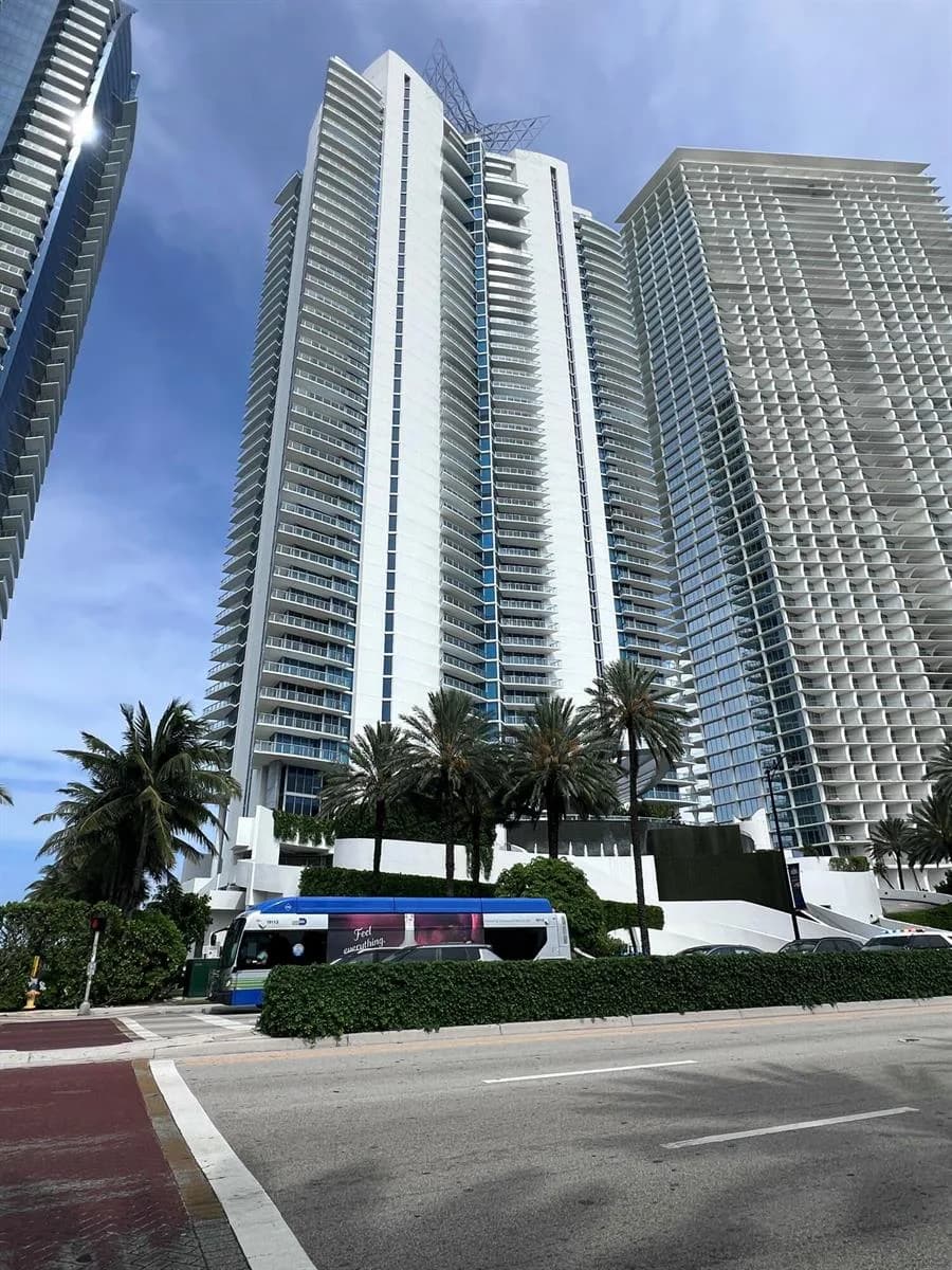 17001 COLLINS Avenue # 1806, Sunny Isles Beach, FL 33160