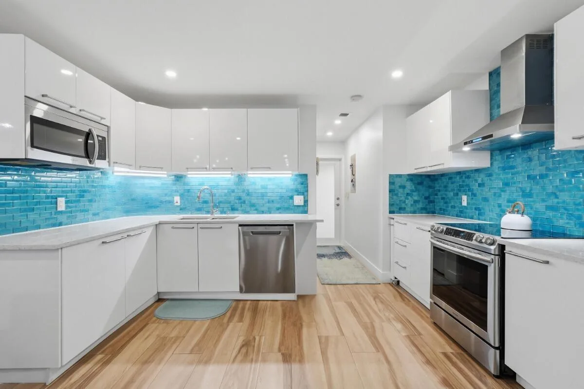 904 W Cypress Lane # V-46, Pompano Beach FL 33069