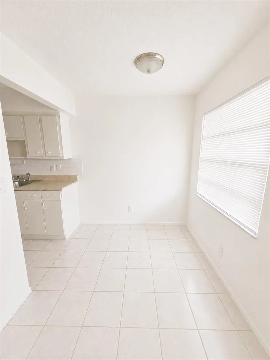 1401 NE 17th Court # 208, Fort Lauderdale, FL 33305