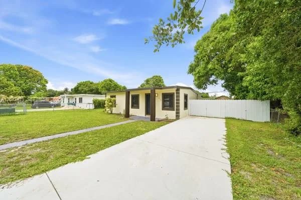 2520 NW 160th St, Miami Gardens, FL 33054