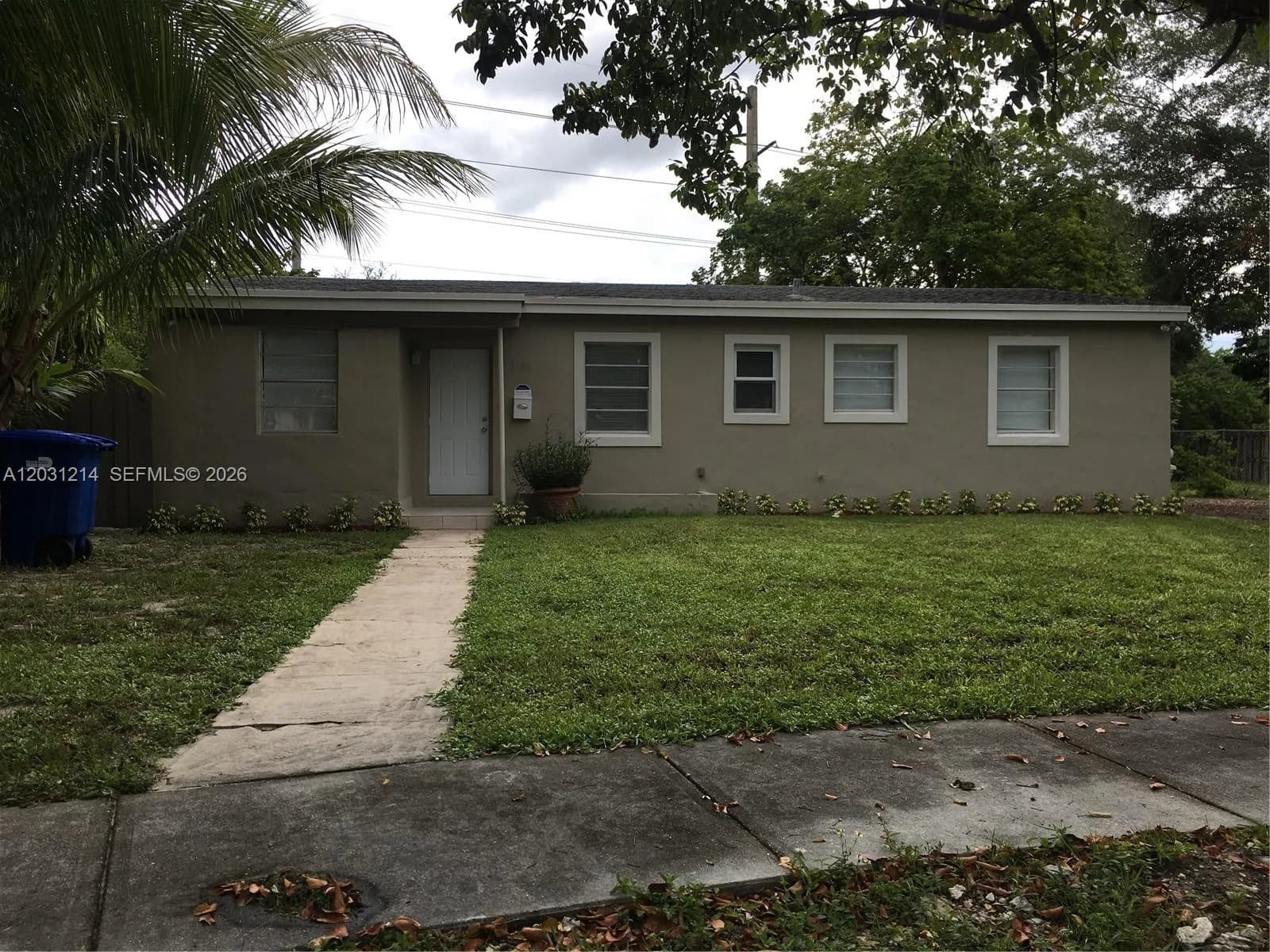 1594 NE 155th Ter, North Miami Beach, FL 33162