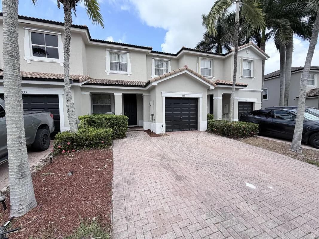 933 NE 42nd Avenue, Homestead FL 33033