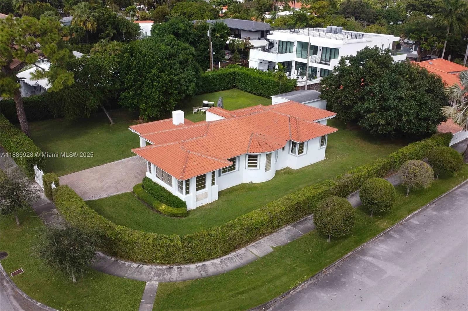 501 SW 24th Rd # 501, Miami, FL 33129