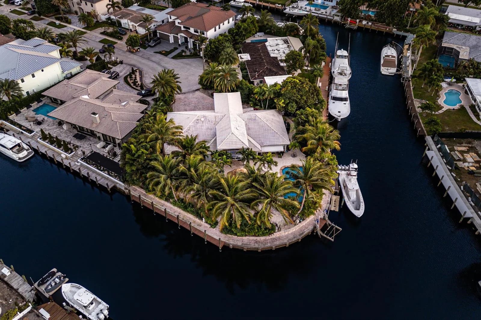 2311 NE 47th Street, Lighthouse Point FL 33064