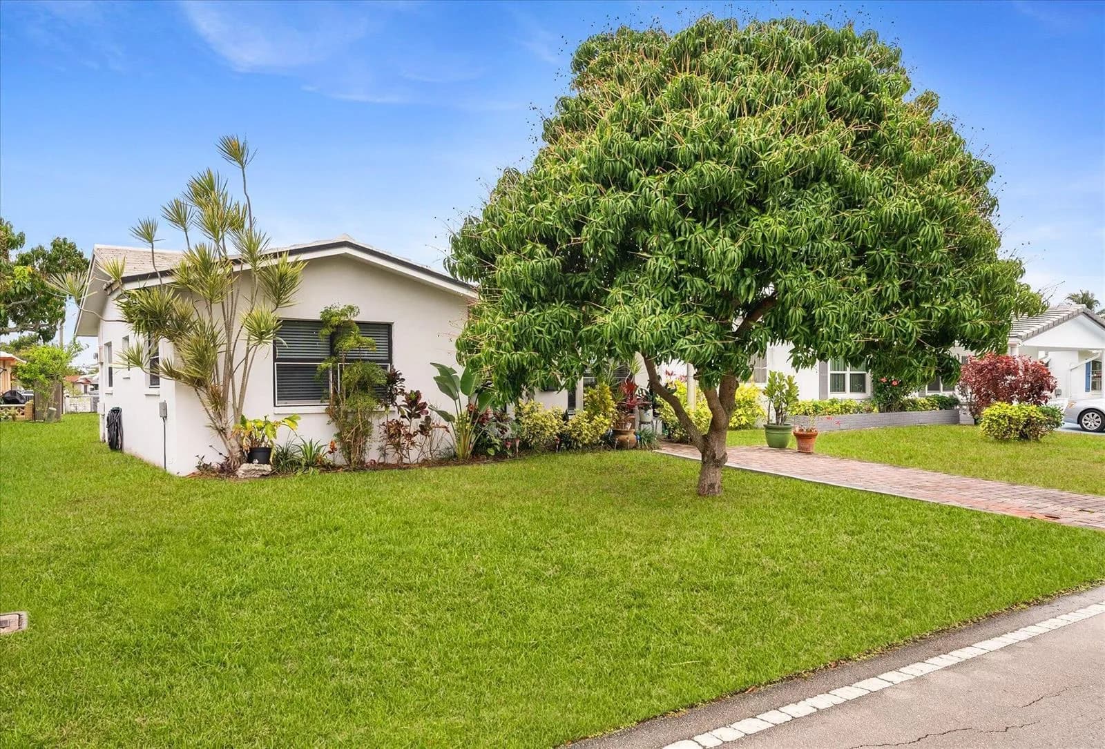 5713 NW 84th Terrace, Tamarac FL 33321