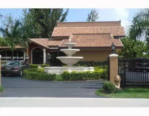 12425 SW 43rd St, Miami FL 33175
