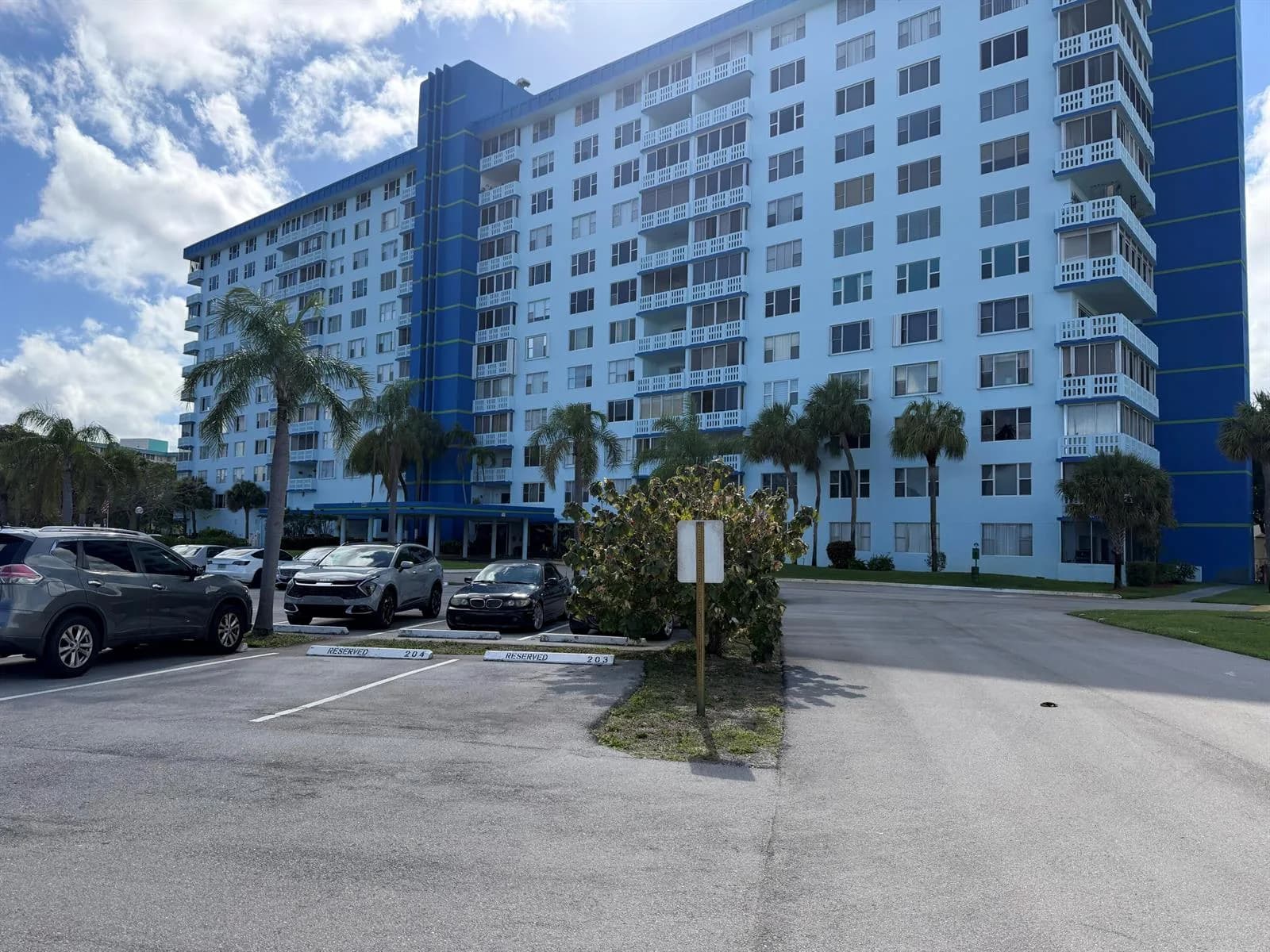 4001 Hillcrest Drive # 510, Hollywood, FL 33021