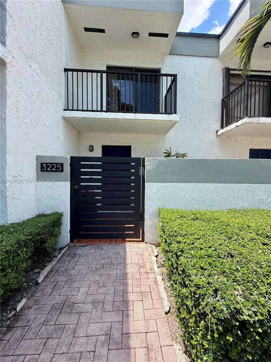 3225 Bird Ave # IV3, Miami, FL 33133