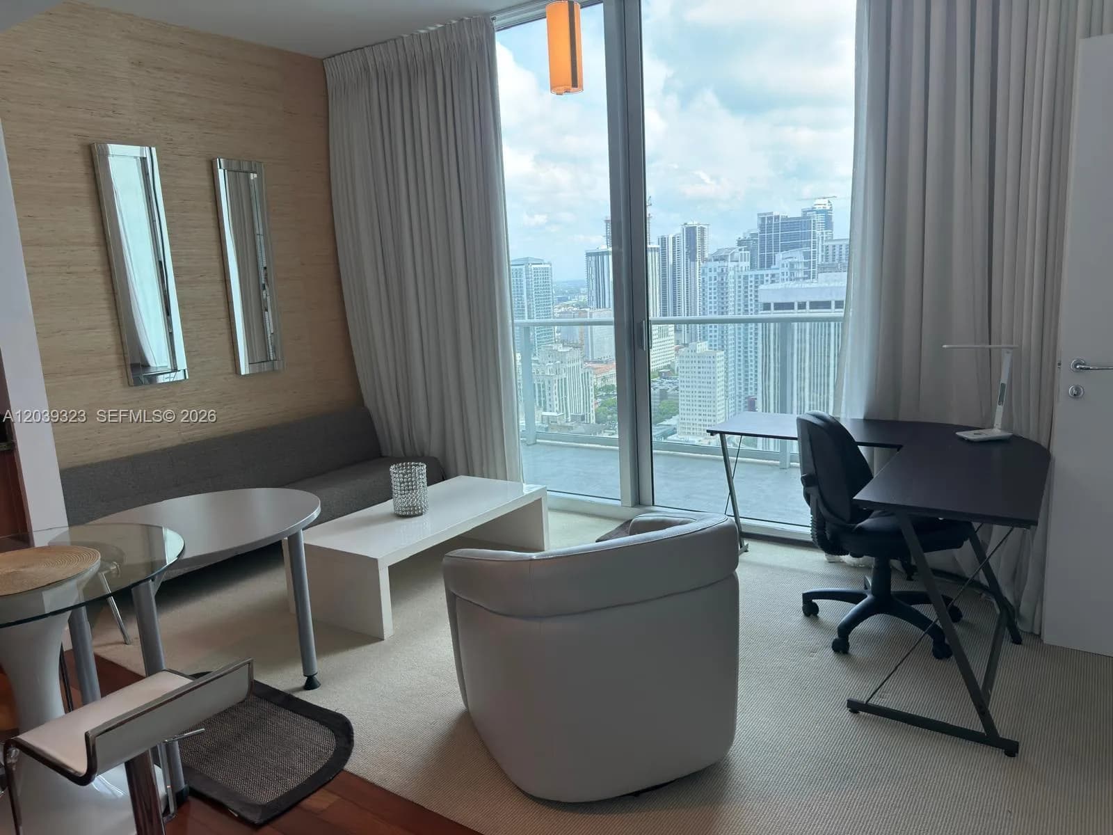 300 S Biscayne Blvd # T-3703, Miami, FL 33131