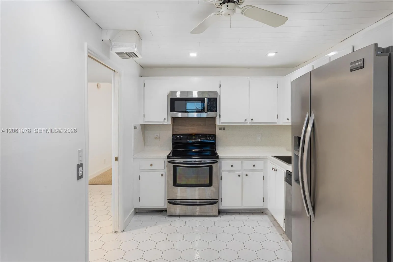 4030 W Palm Aire Dr # 407, Pompano Beach, FL 33069