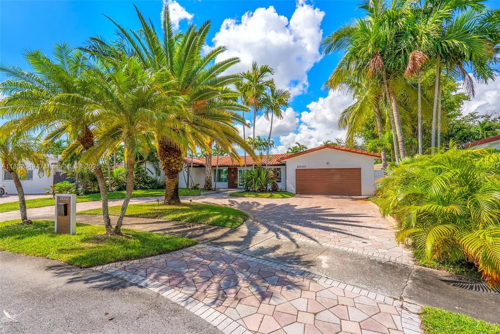 21000 NE 18th Ct, Miami FL 33179