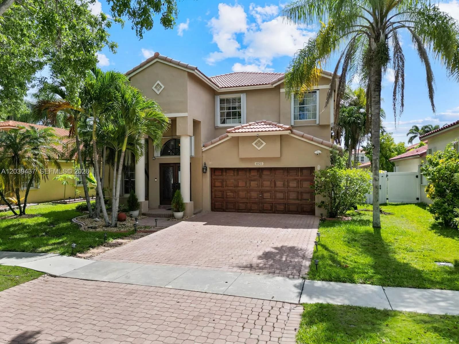 1021 NW 185th Ter, Pembroke Pines, FL 33029