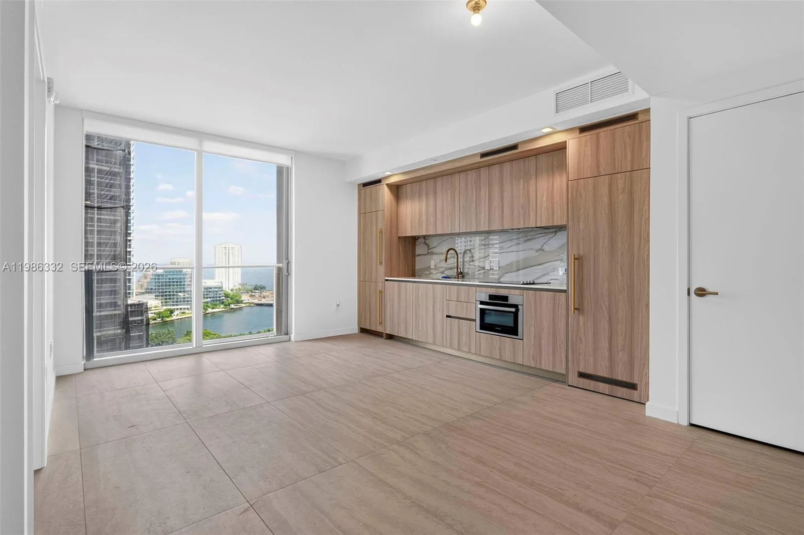 77 SE 5 St # 2015, Miami, FL 33131