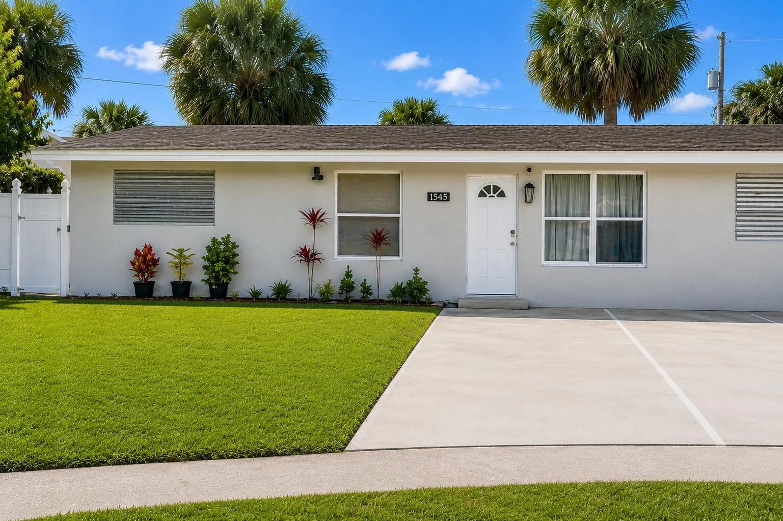 1545 S 24th Court, West Palm Beach FL 33404