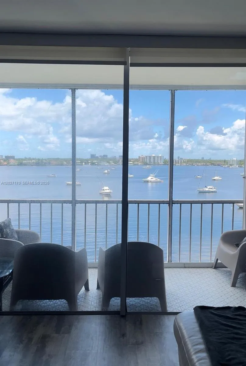 2910 Point East Dr # M609, Aventura FL 33160