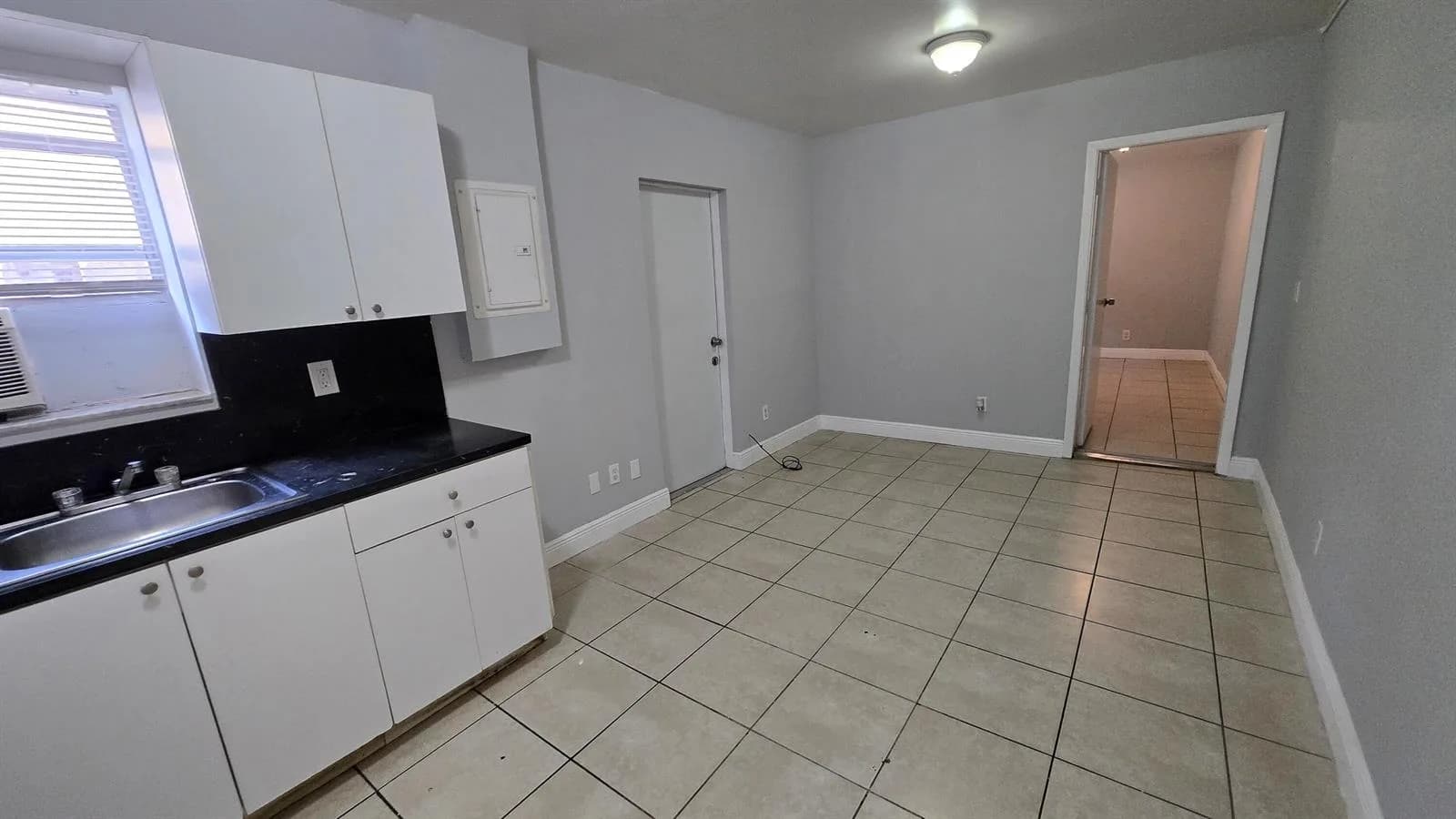 1012 NW 2ND # 6, Hallandale Beach FL 33009